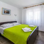 بيت للعطل House Rosalia With Seaview And Swimming Pool Suzan