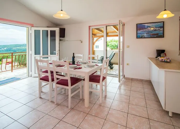 House Rosalia With Seaview And Swimming Pool