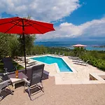 House Rosalia With Seaview And Swimming Pool *